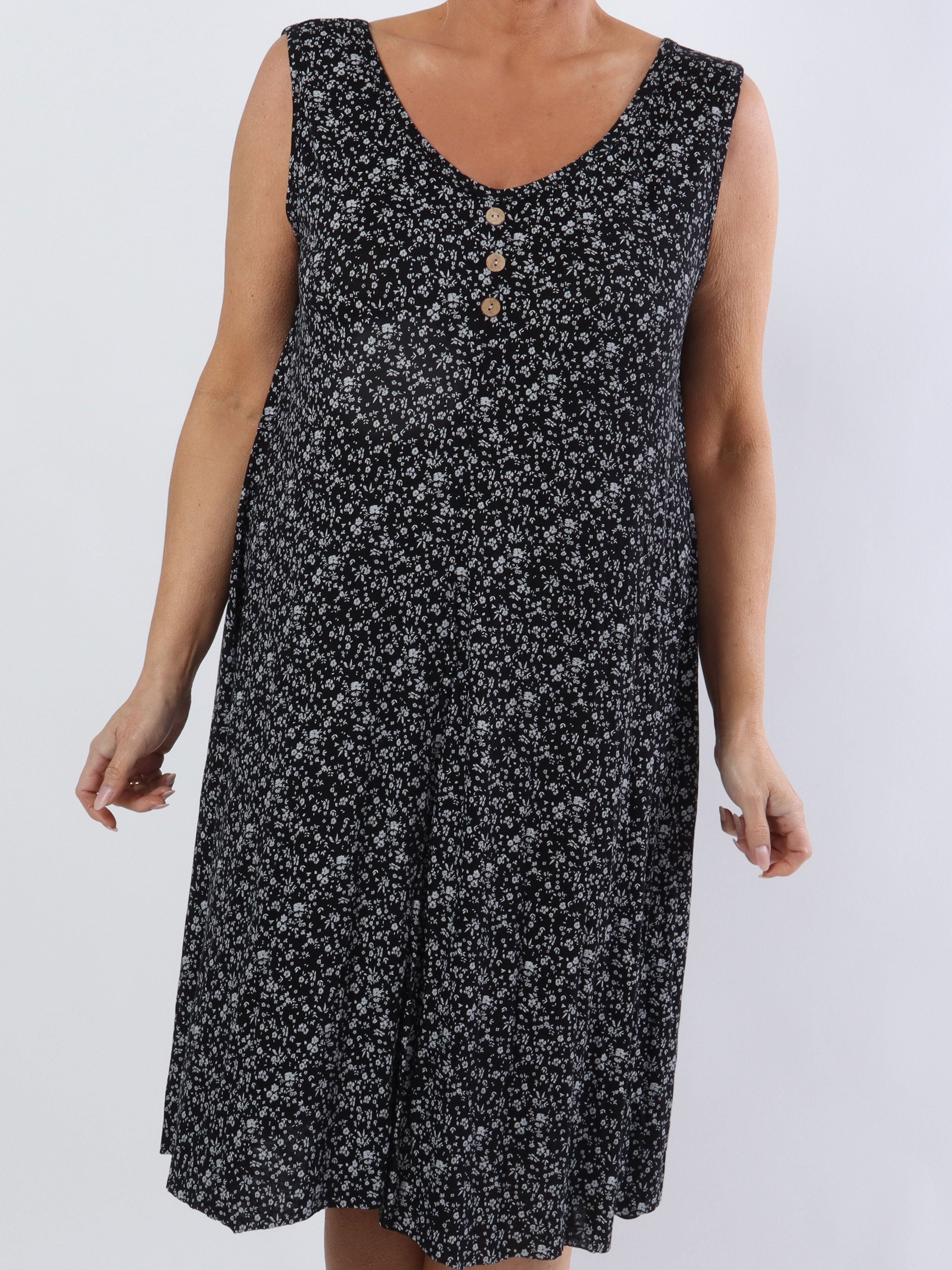 Astrid - Plus size sommerkjole i viskose med blomsterprint